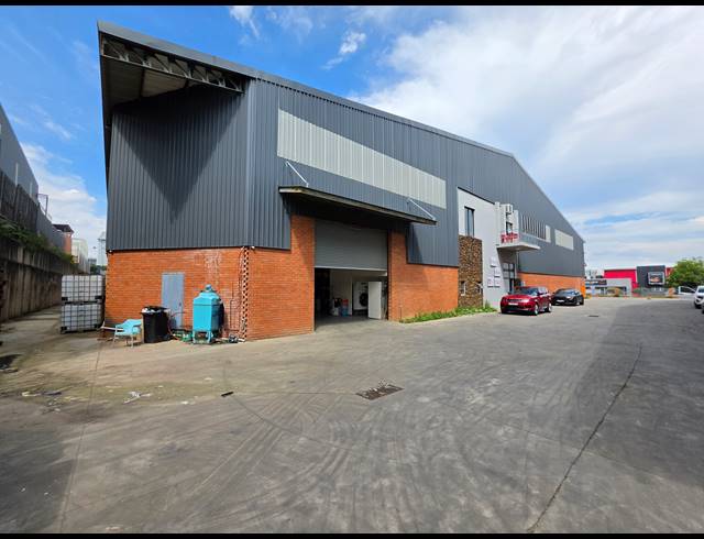 677M² WAREHOUSE TO LET IN COSMO BUSINESS PARK